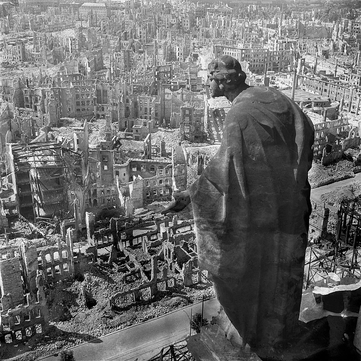 bombing-of-dresden.jpg