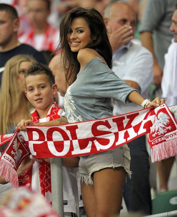 Natalia-Siwiec-Polish-football-fan-2018.jpg