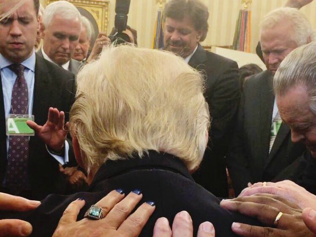 praying-for-Trump-Oval-Office-Facebook-640x480.jpg